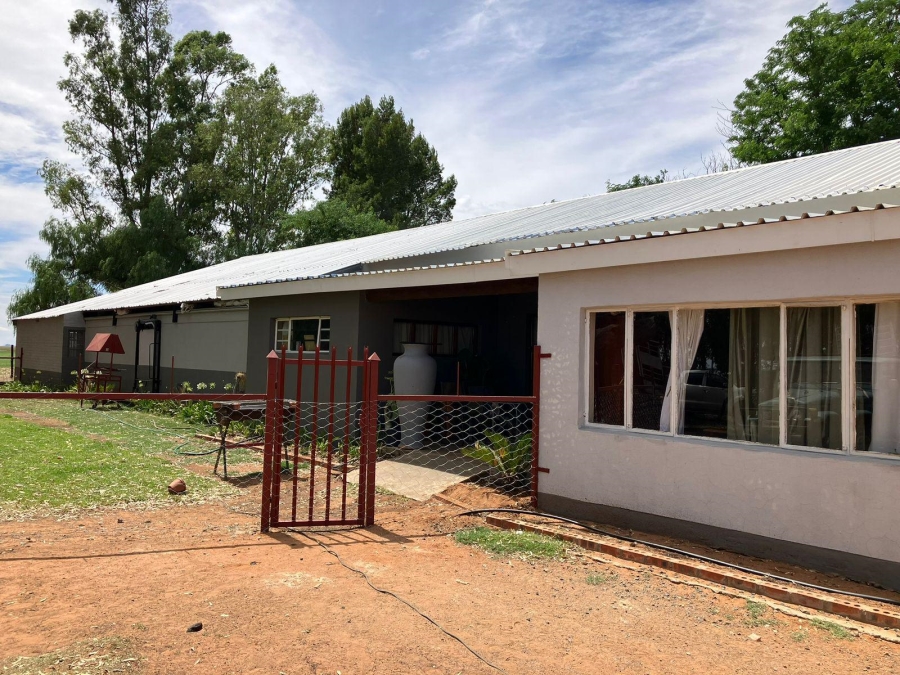 3 Bedroom Property for Sale in Bloemfontein Rural Free State